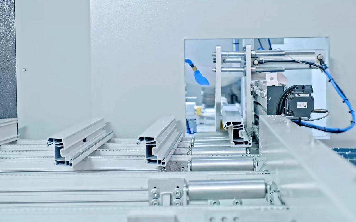 Sirius D550: Centro de corte y mecanizado PVC - Image 7