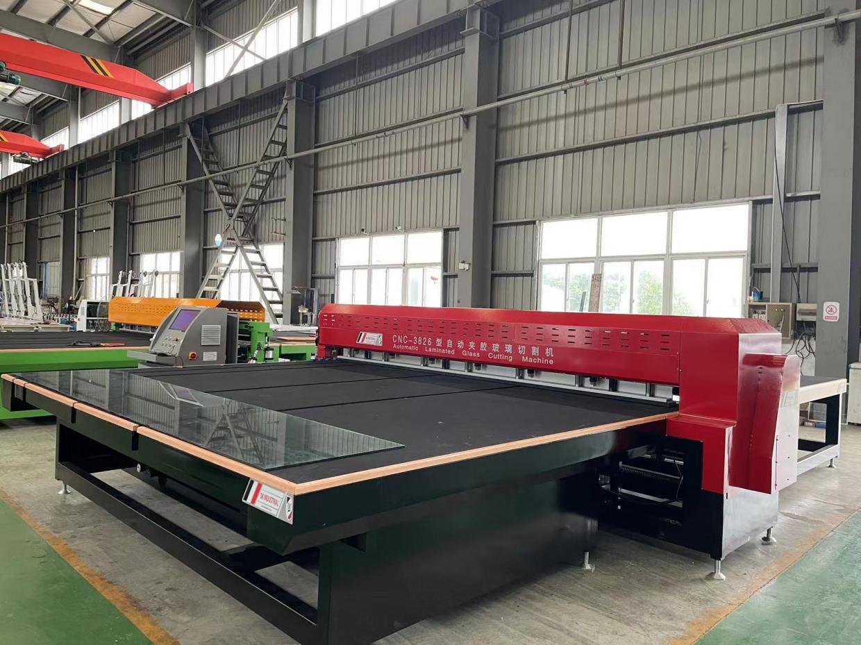 CVL 3700: Mesa de corte CNC para vidrio laminado - Image 2