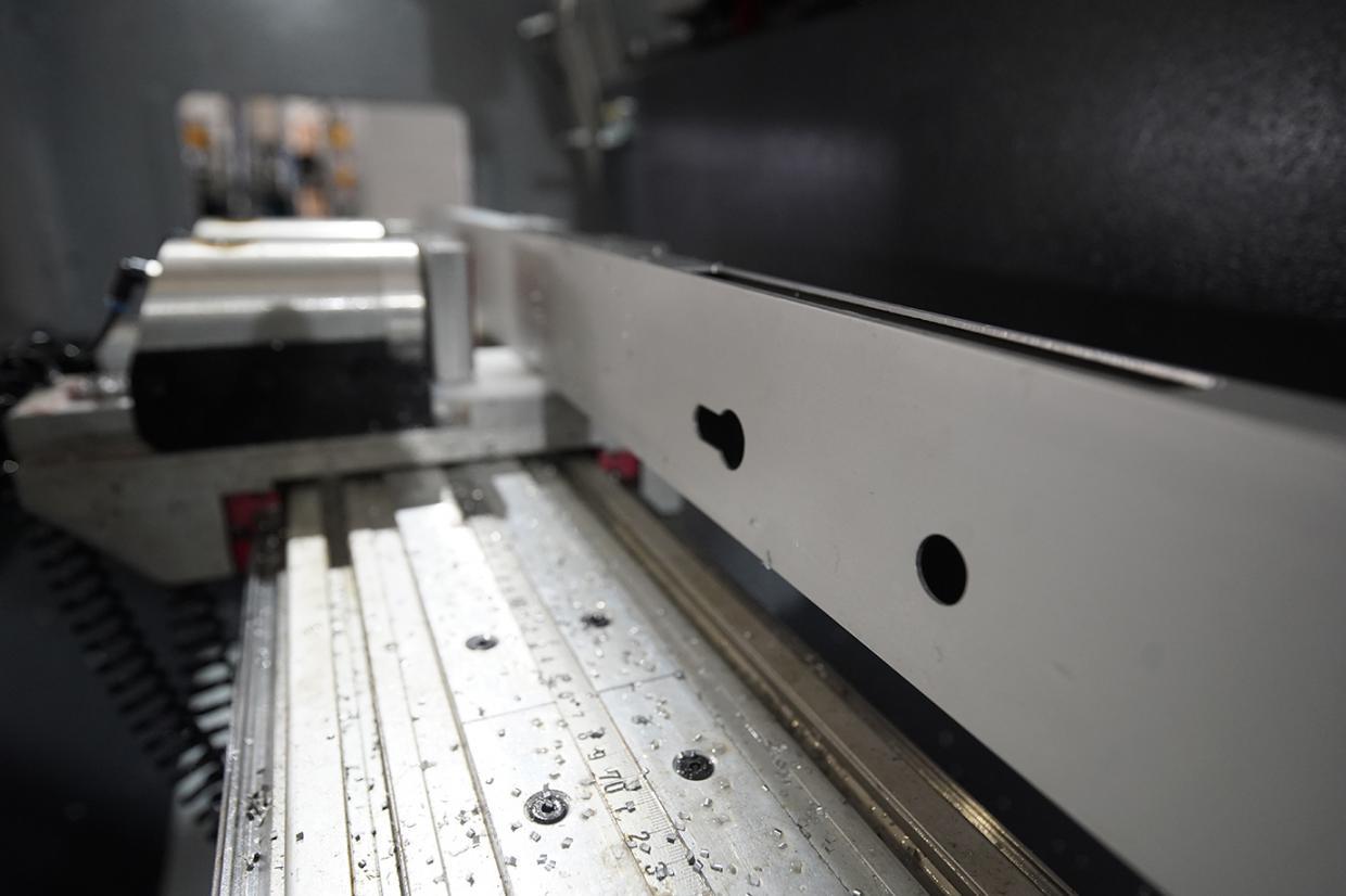 Gaviota 2500 Automatic: Centro de mecanizado 3+1 ejes - Image 8