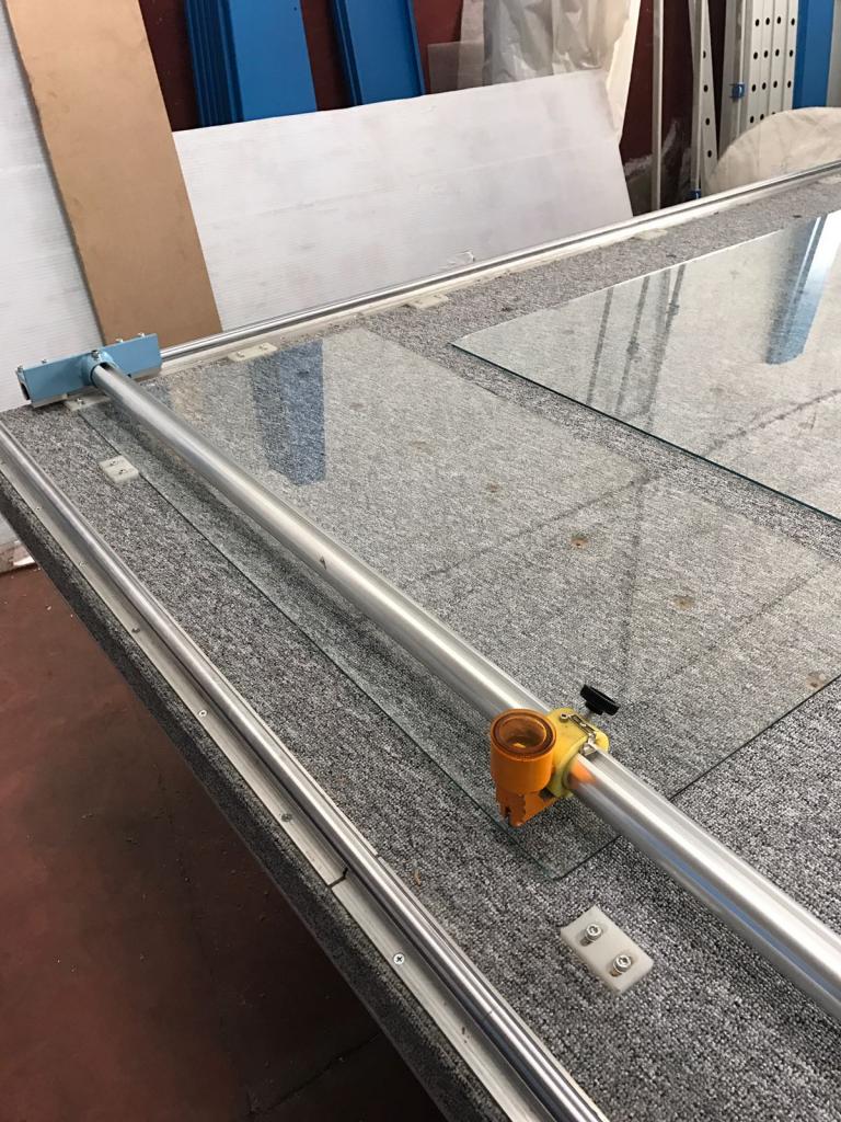 MCV: Mesa de corte de vidrio con Smart Tools - Image 2